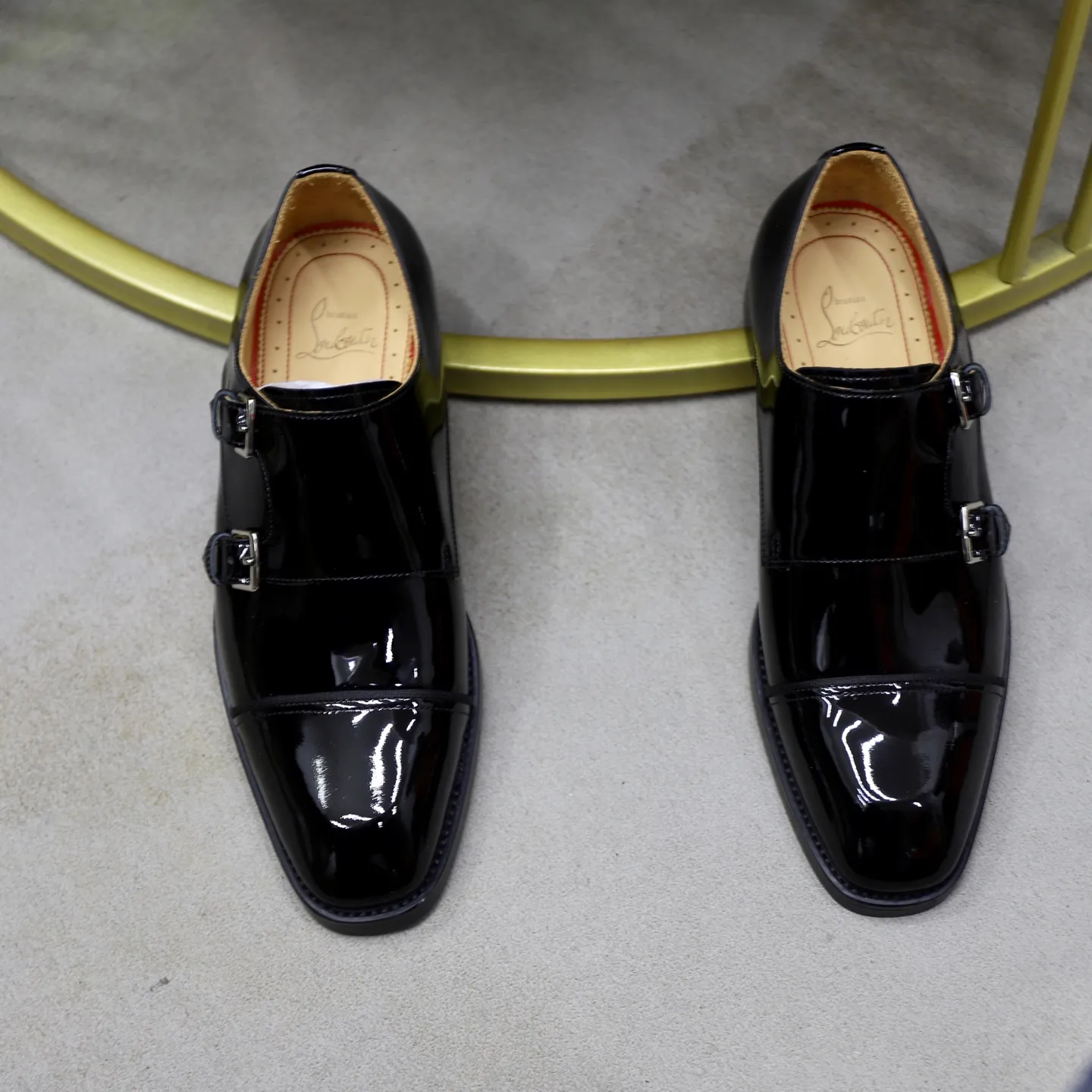 Ex-factory price: 620💰Christia*.Loubouti*🆑High-end men’s business formal leather shoes | Classic red sole shoes | Original imported first-layer cowhide | Water-dyed cowhide lining | Italian imported red rubber outsole | High-end luxury | Perfect interpretation of fashion, sunshine, style, suitable for various occasions Size: 39-44 (38.45 custom-made)